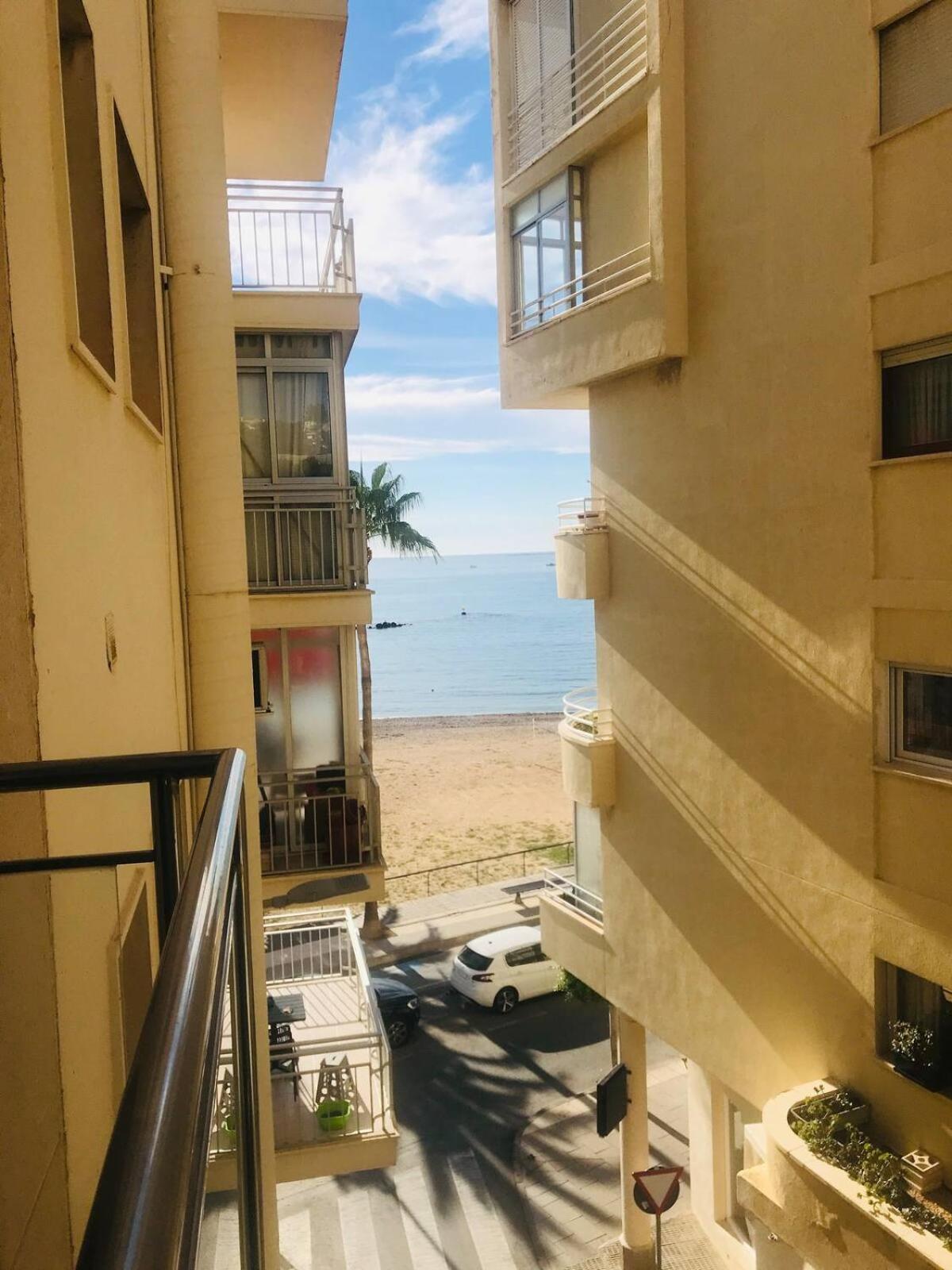 50 Meters To Beach! Ac - Wifi -Near City Center アルテア エクステリア 写真